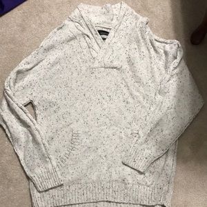 Men’s Buckle Standard Fit sweater with pocket